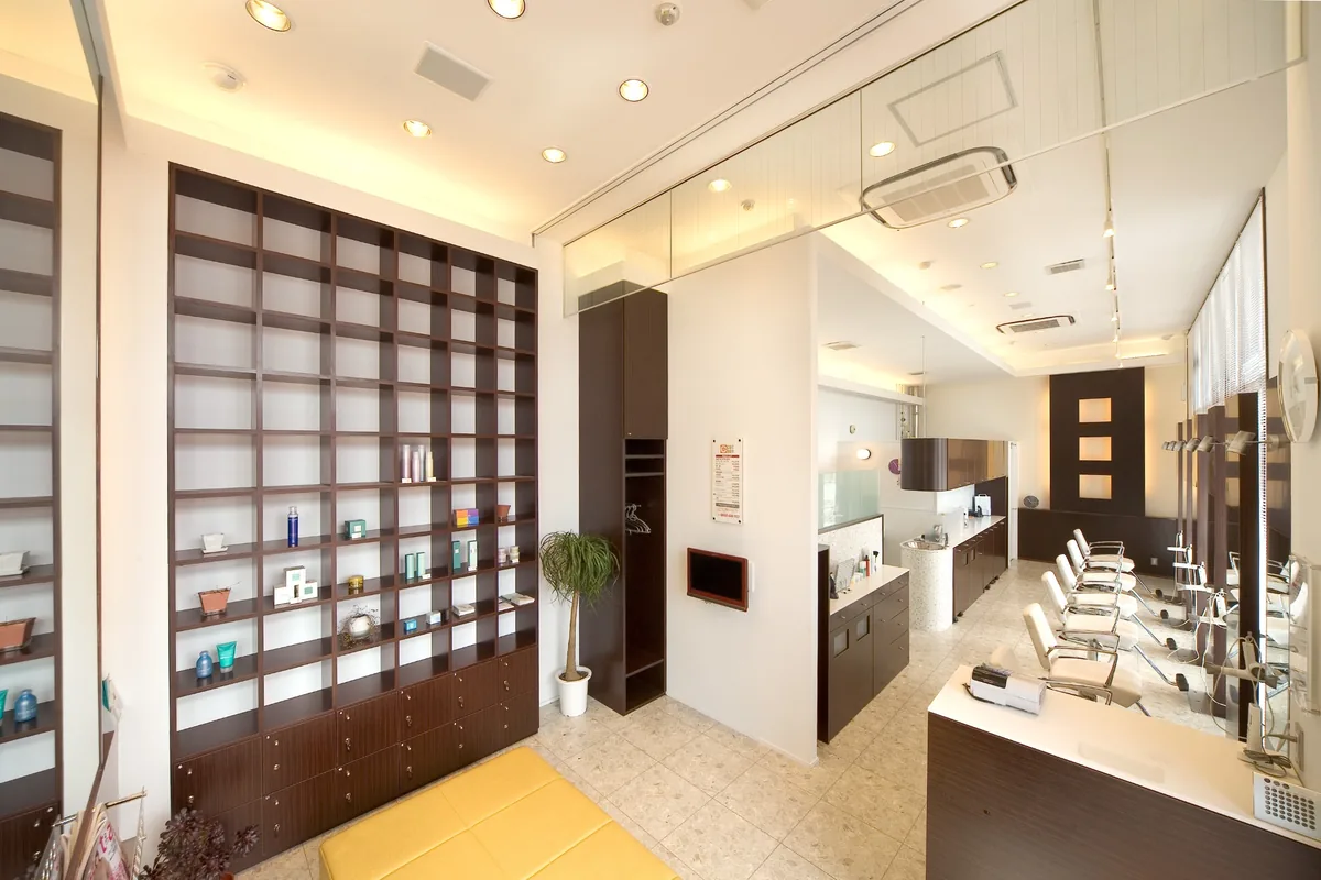カットボックス 東郷店のサロン内観